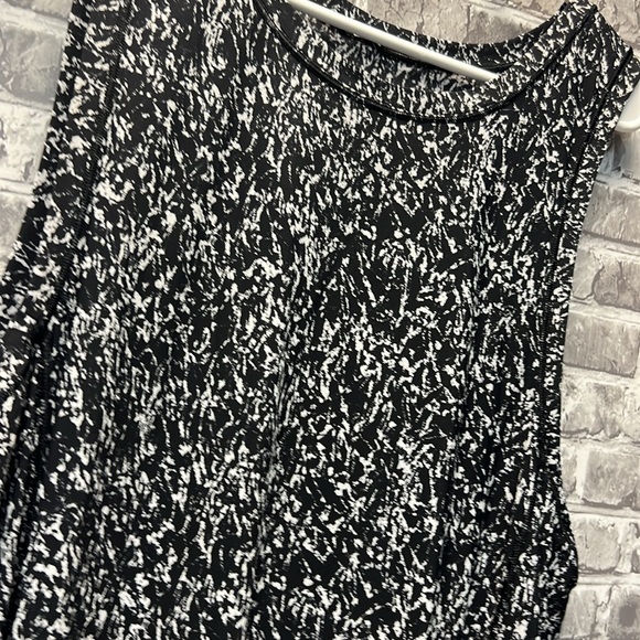 Lululemon tank top - Picture 2 of 7